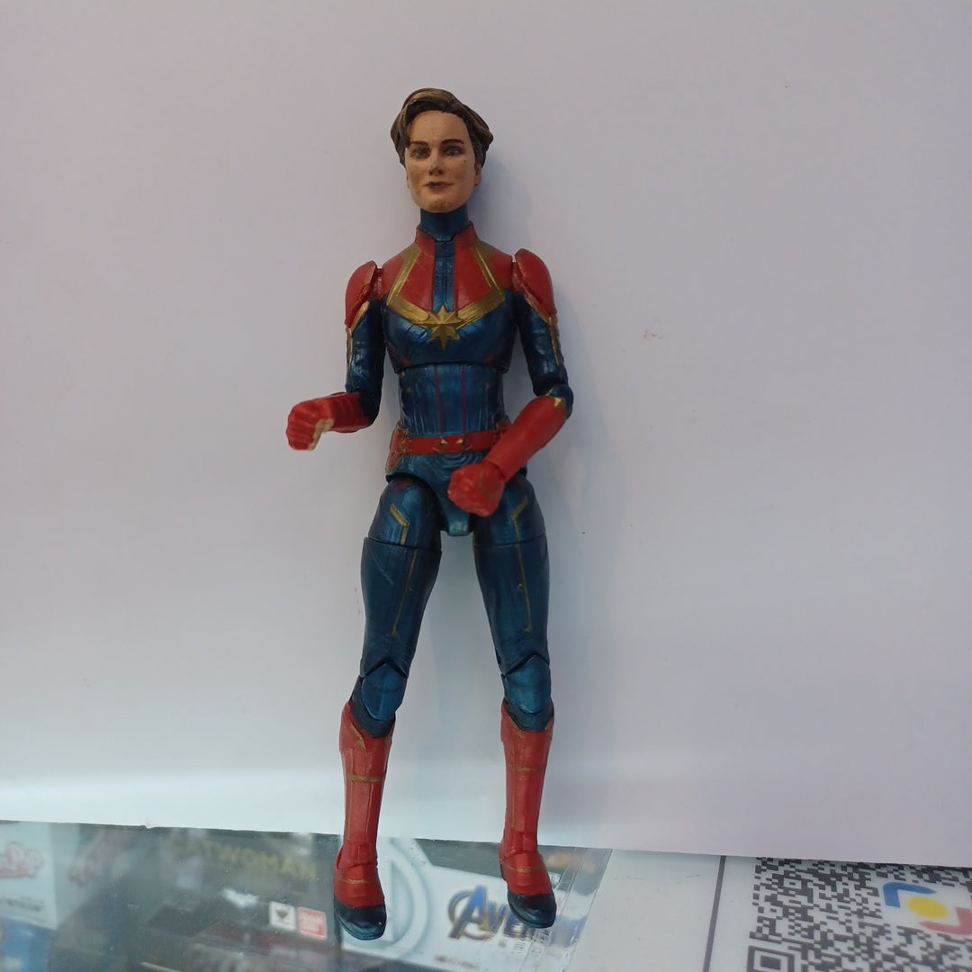 Marvel Captain Marvel 6- inch legends Captain costume