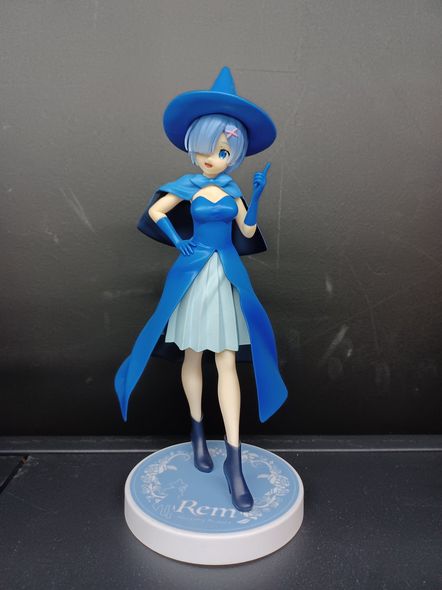 Loose Chix (28) Furyu SSS Figure Re: Zero Fairy Tale Series Rem Witch Ver.