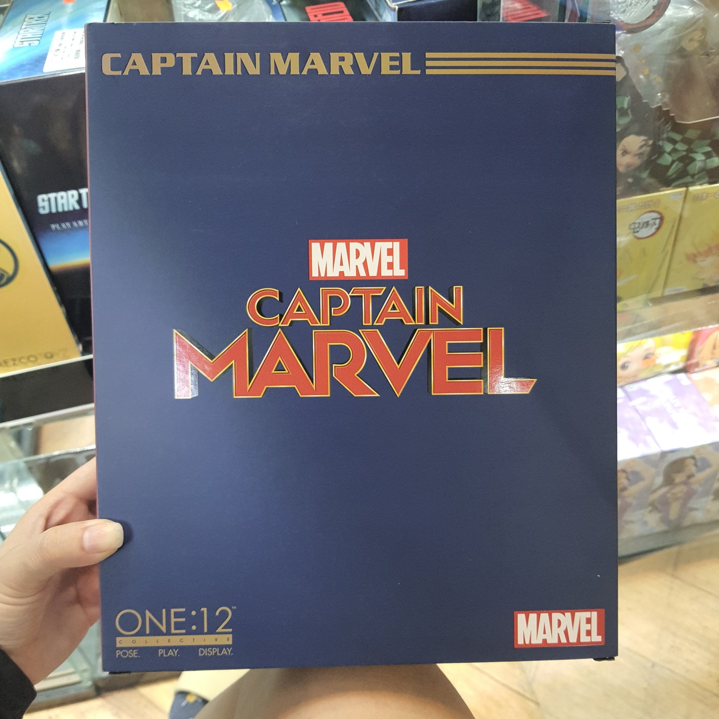 Mezco Toys Captain Marvel One:12