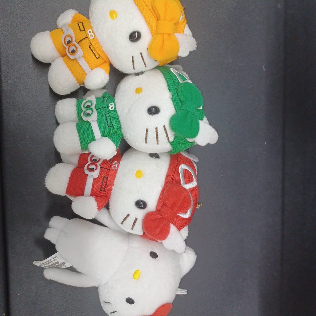 (K08)Sanrio Keychain (Hello Kitty Mascot )