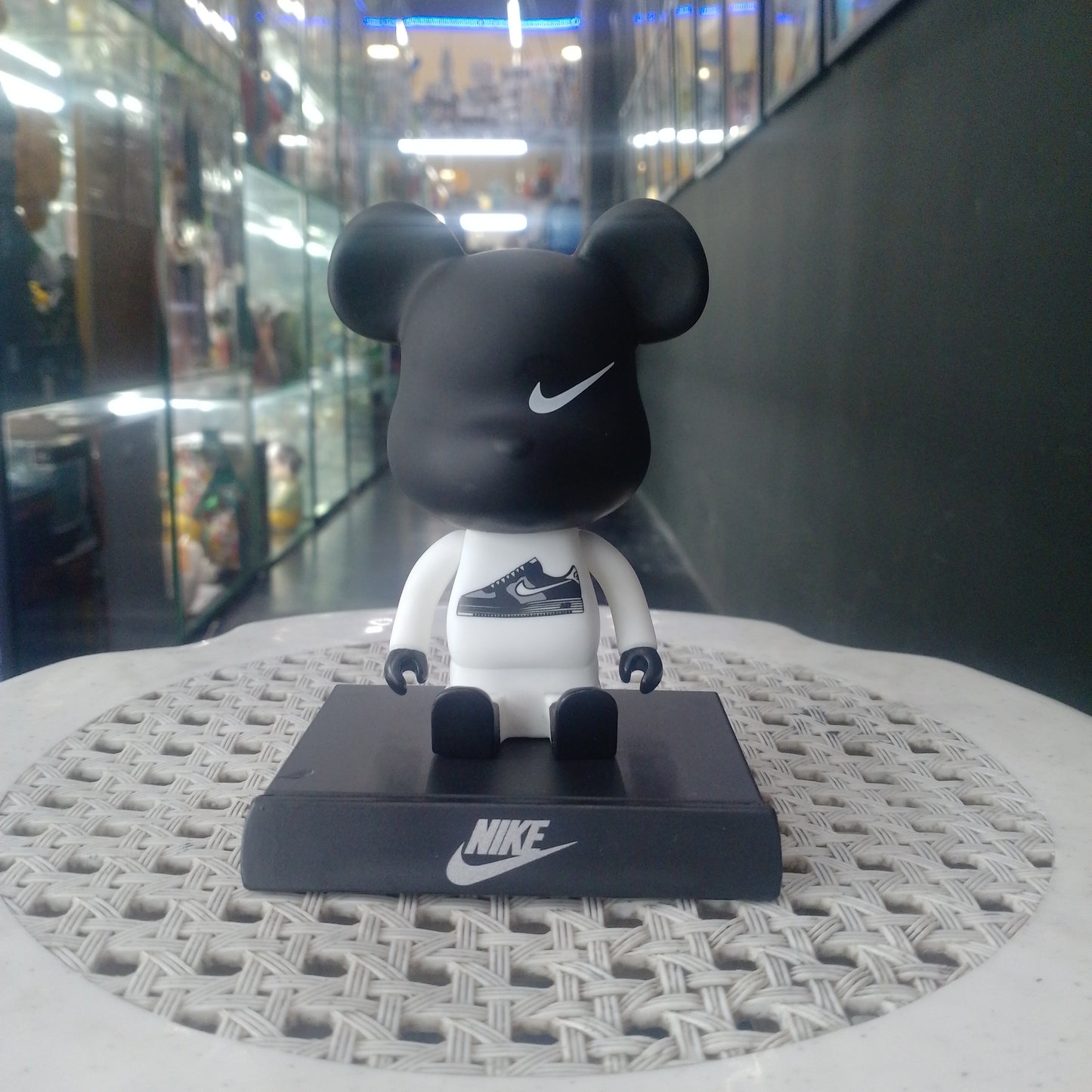 Bobble Head Nike Bear Briccs (Black)